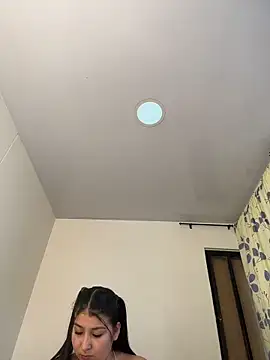 Snapshot of evelyn_1702 chatting on February 18, 2026, 9:11 pm evelyn 1702 online show from February 18, 2026, 9:11 pm