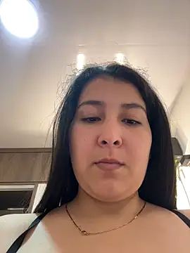 evelyn 1702 online show from April 23, 2026, 10:23 pm