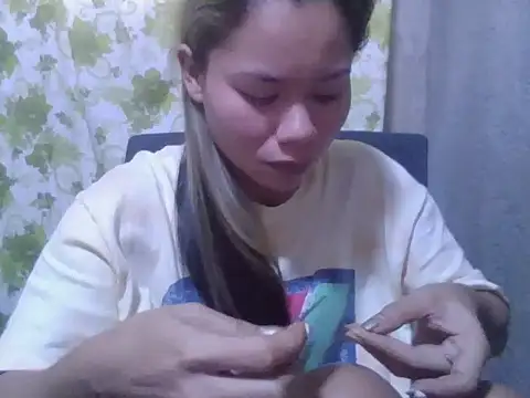 Sweeetgurll online show from September 30, 2025, 1:43 am