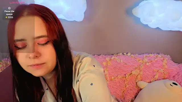 Snapshot of Alis_Platt chatting on May 11, 2026, 1:00 am Alis Platt online show from May 11, 2026, 1:00 am