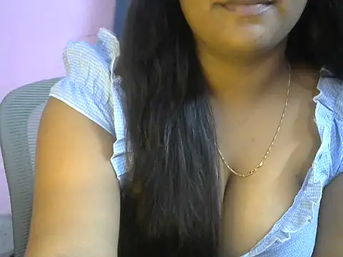 Snapshot of Queenxxx98 chatting on May 31, 2026, 5:53 pm Queenxxx98 online show from May 31, 2026, 5:53 pm
