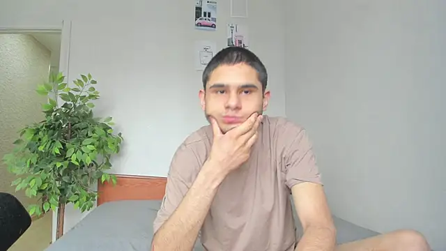 Snapshot of Kelly_Gerzikaa chatting on May 14, 2026, 11:39 am Kelly Gerzikaa online show from May 14, 2026, 11:39 am