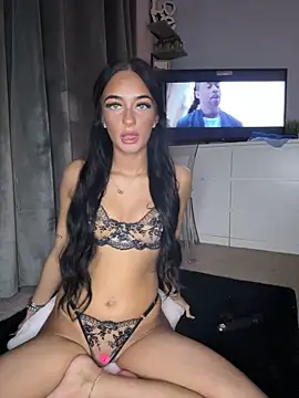 Spicy-Rosie20 online show from February 12, 2026, 8:15 pm