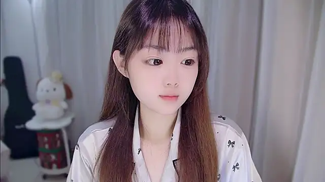 YUANYUAN-A online show from April 7, 2026, 12:16 pm