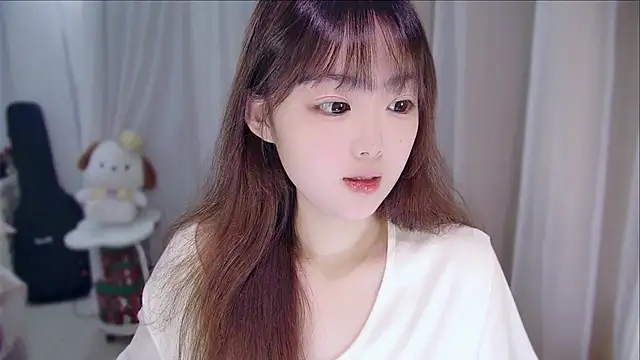 YUANYUAN-A online show from April 18, 2026, 12:20 pm