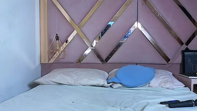 Snapshot of Sophia_moo_ chatting on January 16, 2026, 3:32 am Sophia moo online show from January 16, 2026, 3:32 am