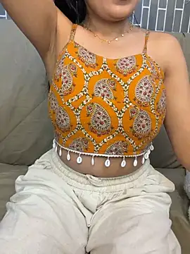 Riya-6969 online show from May 20, 2026, 3:07 pm