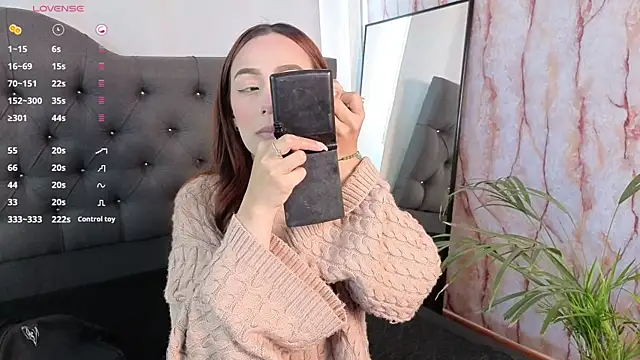 Snapshot of nikolevoshkie_ chatting on November 28, 2025, 8:11 pm nikolevoshkie online show from November 28, 2025, 8:11 pm