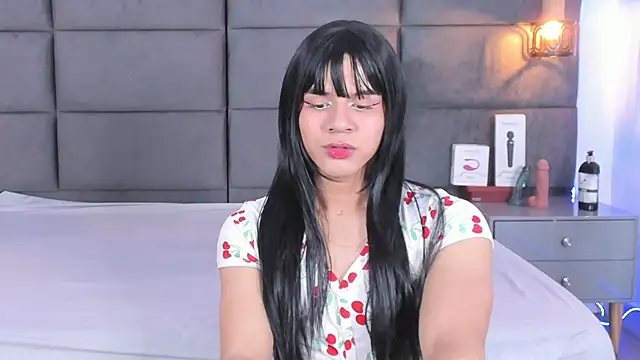 Snapshot of Slenna_Moon chatting on September 15, 2025, 3:28 am Slenna Moon online show from September 15, 2025, 3:28 am