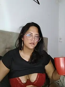 Snapshot of AuroraChest chatting on February 17, 2026, 11:18 am AuroraChest online show from February 17, 2026, 11:18 am