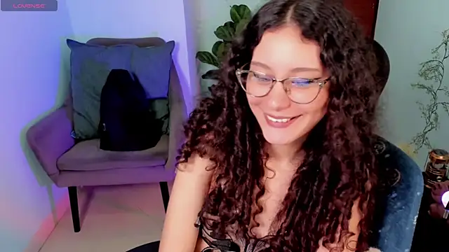 Krysten Riter online show from November 29, 2025, 2:53 pm