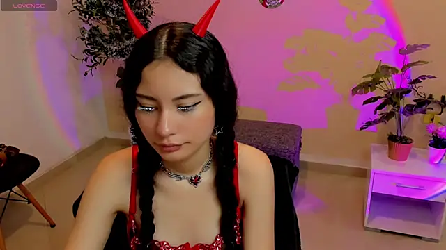 Krysten Riter online show from December 20, 2025, 1:51 pm