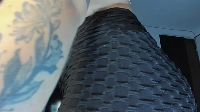 tianastone  online show from November 19, 2025, 2:33 am