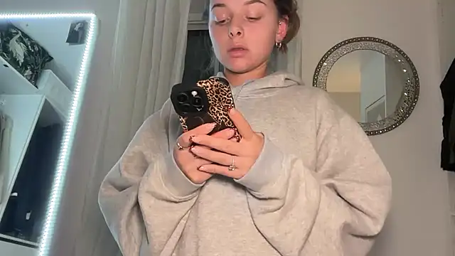 KayleeBella online show from January 6, 2026, 9:50 pm