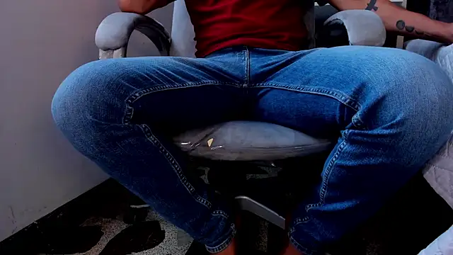 LiamDeep online show from April 10, 2026, 6:56 pm