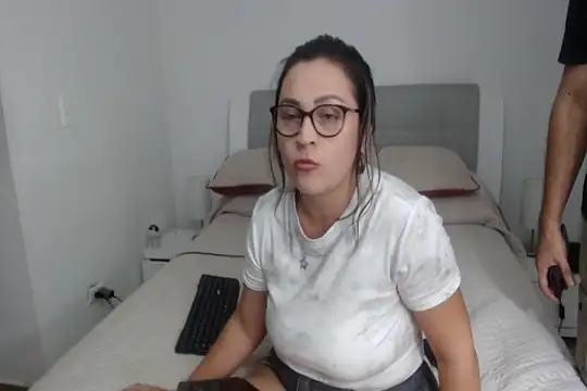 sophie lopez1 online show from May 27, 2026, 8:39 pm