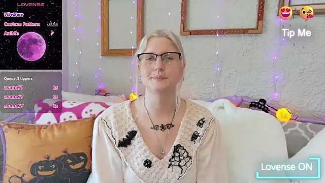 Snapshot of samanthamalichite chatting on September 25, 2025, 2:43 pm samanthamalichite online show from September 25, 2025, 2:43 pm