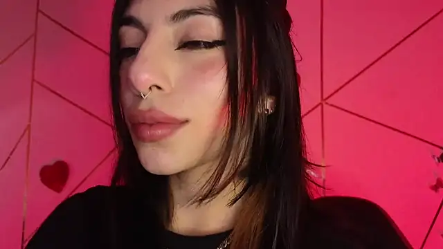 Hollyxx  online show from March 13, 2026, 11:00 pm