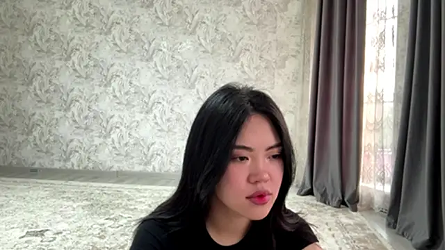 Snapshot of MIMIMary chatting on October 13, 2025, 12:05 pm MIMIMary online show from October 13, 2025, 12:05 pm