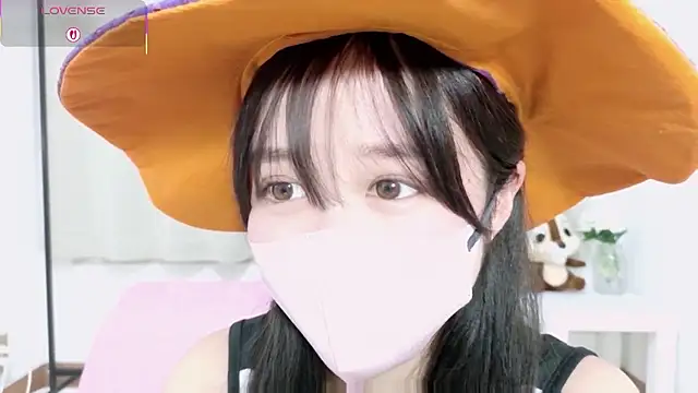 Snapshot of Anne_Anne_chan chatting on October 31, 2025, 11:55 am Anne Anne chan online show from October 31, 2025, 11:55 am