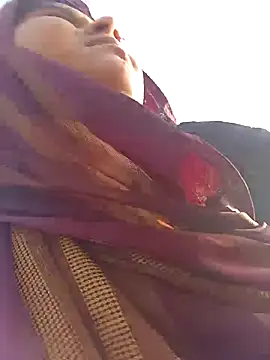 Snapshot of Sheema_tyagi chatting on November 10, 2025, 10:14 am Sheema tyagi online show from November 10, 2025, 10:14 am