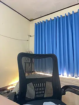 sassymimi69 online show from April 16, 2026, 9:39 pm