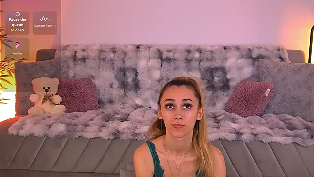 AmyKent  online show from June 7, 2026, 2:43 pm