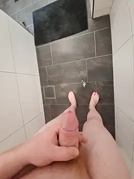 Snapshot of Longus_ chatting on September 27, 2025, 12:32 pm Longus online show from September 27, 2025, 12:32 pm