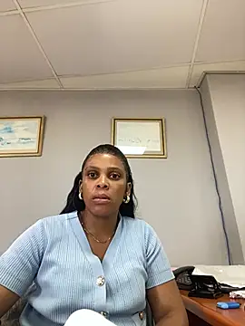 Snapshot of 031bubbles chatting on March 3, 2026, 10:32 am 031bubbles online show from March 3, 2026, 10:32 am