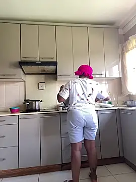 Snapshot of 031bubbles chatting on April 11, 2026, 11:25 am 031bubbles online show from April 11, 2026, 11:25 am