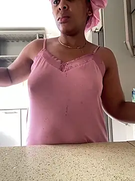 Snapshot of 031bubbles chatting on April 12, 2026, 6:29 am 031bubbles online show from April 12, 2026, 6:29 am