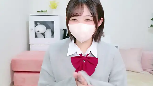 Hinata Sun online show from September 18, 2025, 4:42 pm