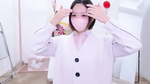 Hinata Sun online show from March 28, 2026, 6:29 pm