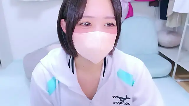 Hinata Sun online show from June 7, 2026, 12:31 pm