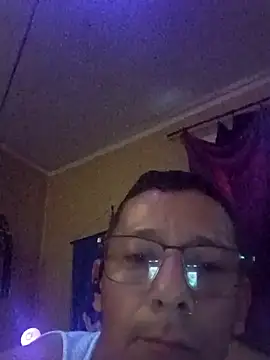 Snapshot of tonder69 chatting on October 5, 2025, 1:42 pm tonder69 online show from October 5, 2025, 1:42 pm