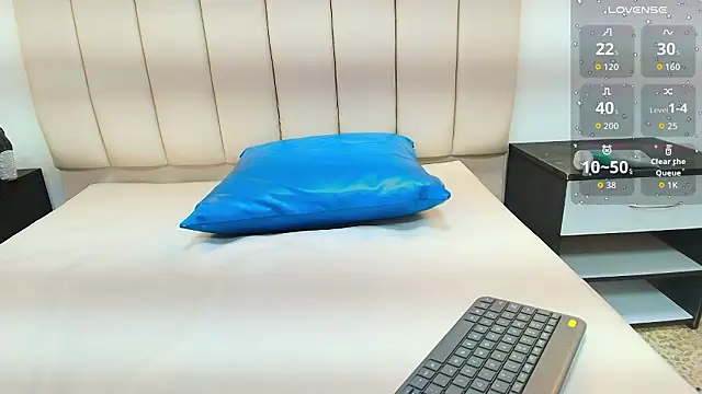 agatha fit online show from January 31, 2026, 7:11 pm