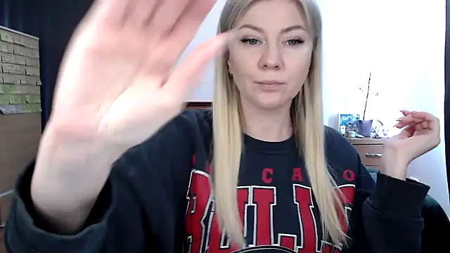 ParadiseAlina online show from March 29, 2026, 4:07 pm