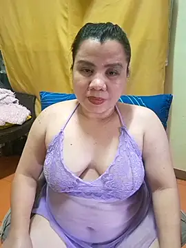 hotlyn45 online show from October 17, 2025, 12:25 am