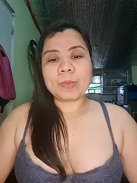 hotlyn45 online show from March 17, 2026, 12:04 am