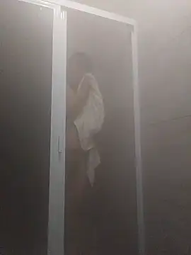 Snapshot of Maniakone chatting on October 2, 2025, 3:57 am Maniakone online show from October 2, 2025, 3:57 am