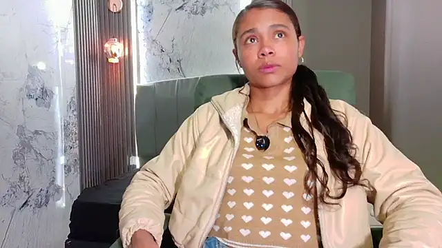 Snapshot of Kristall_06 chatting on November 16, 2025, 2:28 am Kristall 06 online show from November 16, 2025, 2:28 am