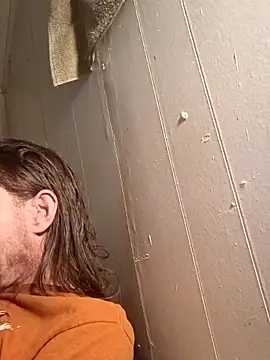 Poundtown1226 online show from February 11, 2026, 11:43 pm