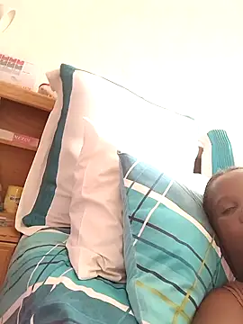 sweetdebbiexxxx online show from January 13, 2026, 3:39 pm