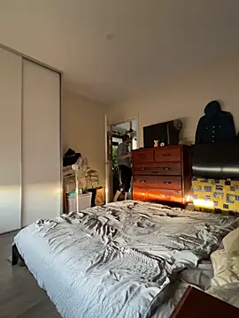 Snapshot of Stelan690 chatting on October 18, 2025, 8:26 am Stelan690 online show from October 18, 2025, 8:26 am