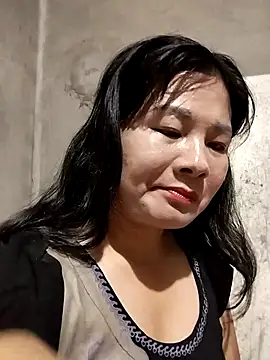 kute-00 online show from November 17, 2025, 2:12 pm