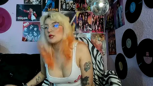 Avril Maria online show from March 13, 2026, 6:36 pm