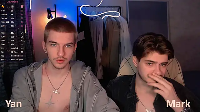 itsyanbb online show from November 22, 2025, 8:19 pm