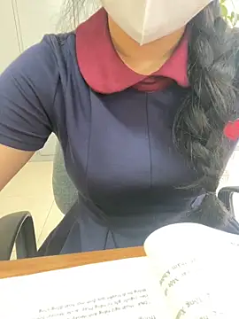 Snapshot of ThuPhuong-Tr chatting on September 25, 2025, 2:37 am ThuPhuong-Tr online show from September 25, 2025, 2:37 am