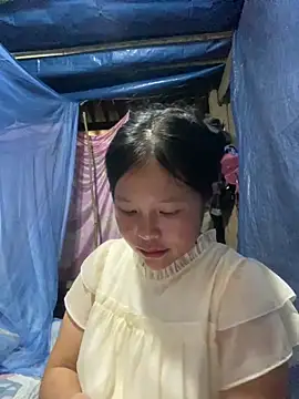 Snapshot of O_o_UwU_o_O chatting on October 9, 2025, 8:23 am O o UwU o O online show from October 9, 2025, 8:23 am