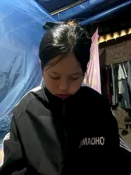 O o UwU o O online show from November 2, 2025, 1:52 am